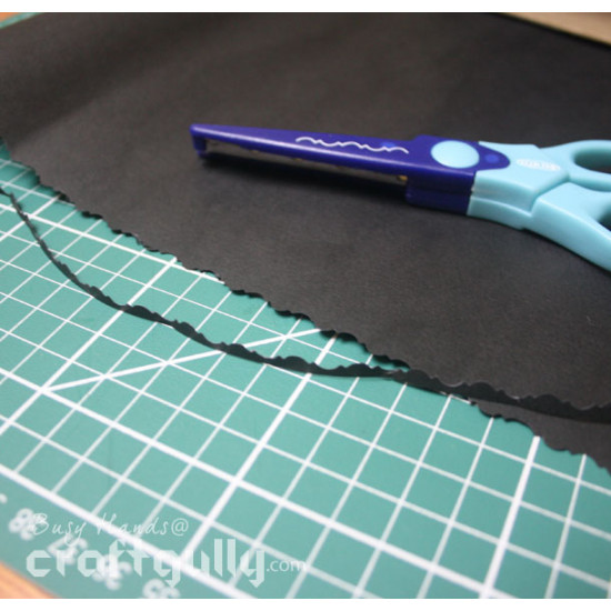 Crafty Scissors - Pattern Edged Crafty Scissors - Pattern Edged