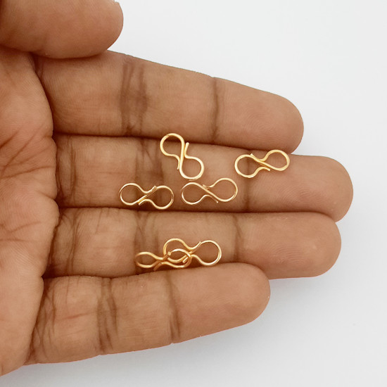 Clasps - Closed S Clasps 13mm - Golden - 20gms / 130 Clasps
