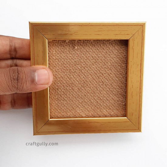 https://www.craftgully.com/image/cache/catalog/cg7184-metallic-golden-photo-frame-3-550x550.jpg