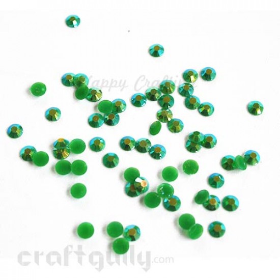 Rhinestones 5mm - Resin - Bottle Green With Lustre - Pack of 100