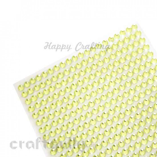 Rhinestone Stick-ons 6mm - Light Yellow