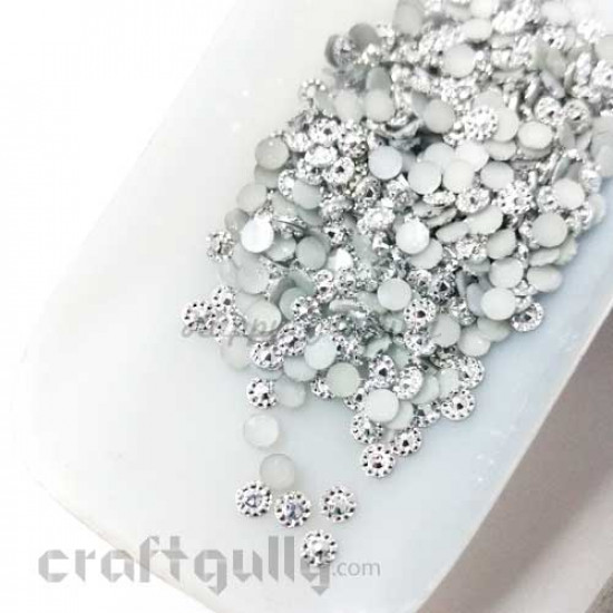 Flatback Acrylic 3mm - Round Bindi - White Silver - 5gms